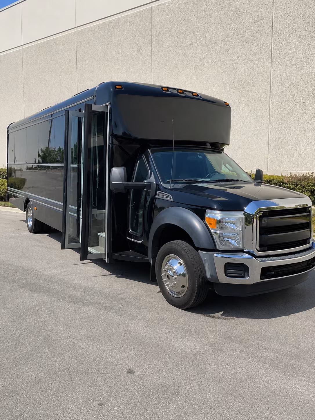 Redwood City Homecoming & Prom Party Bus Rentals