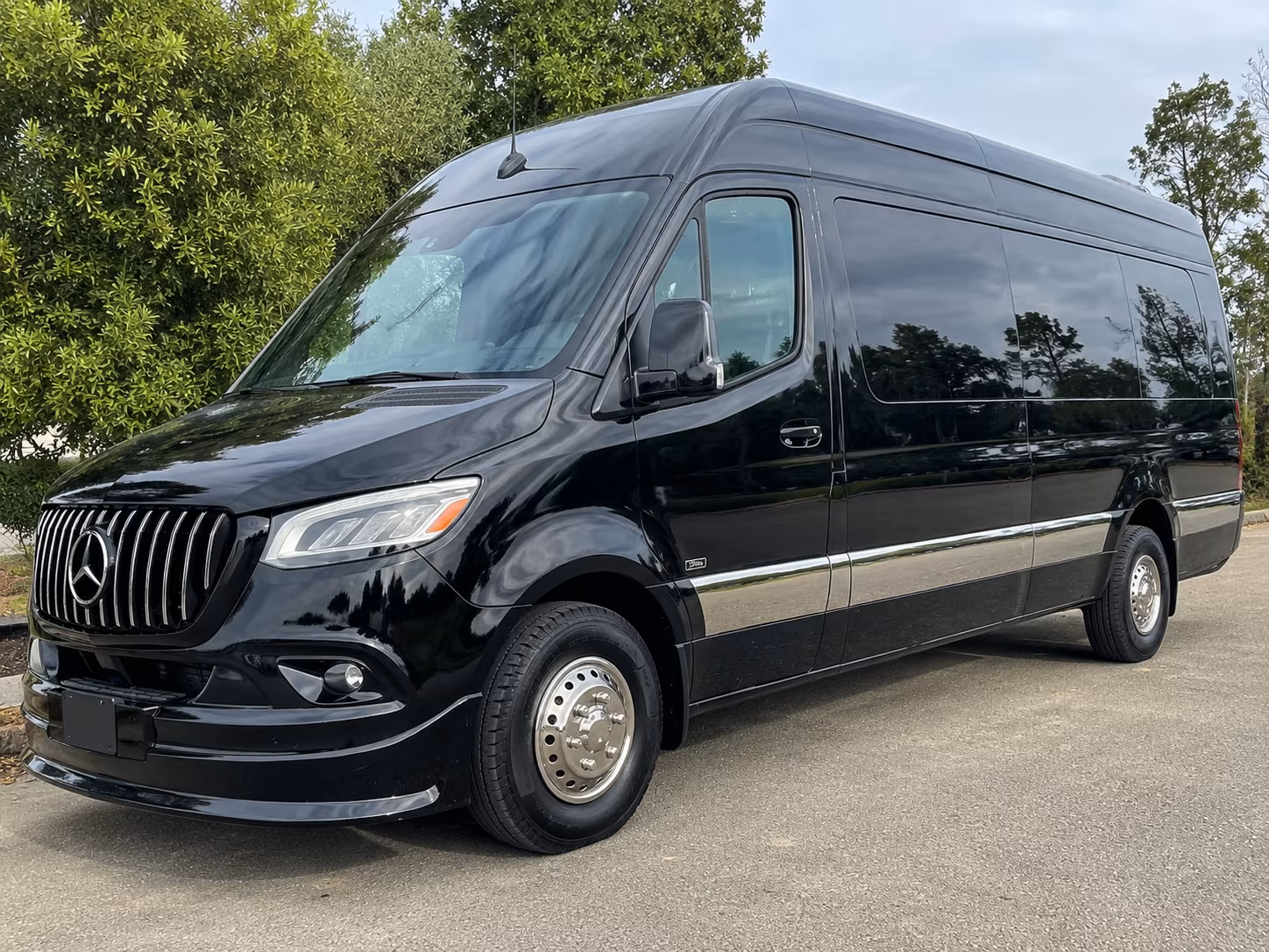 San Mateo Airport Shuttle & Transportation party bus exterior